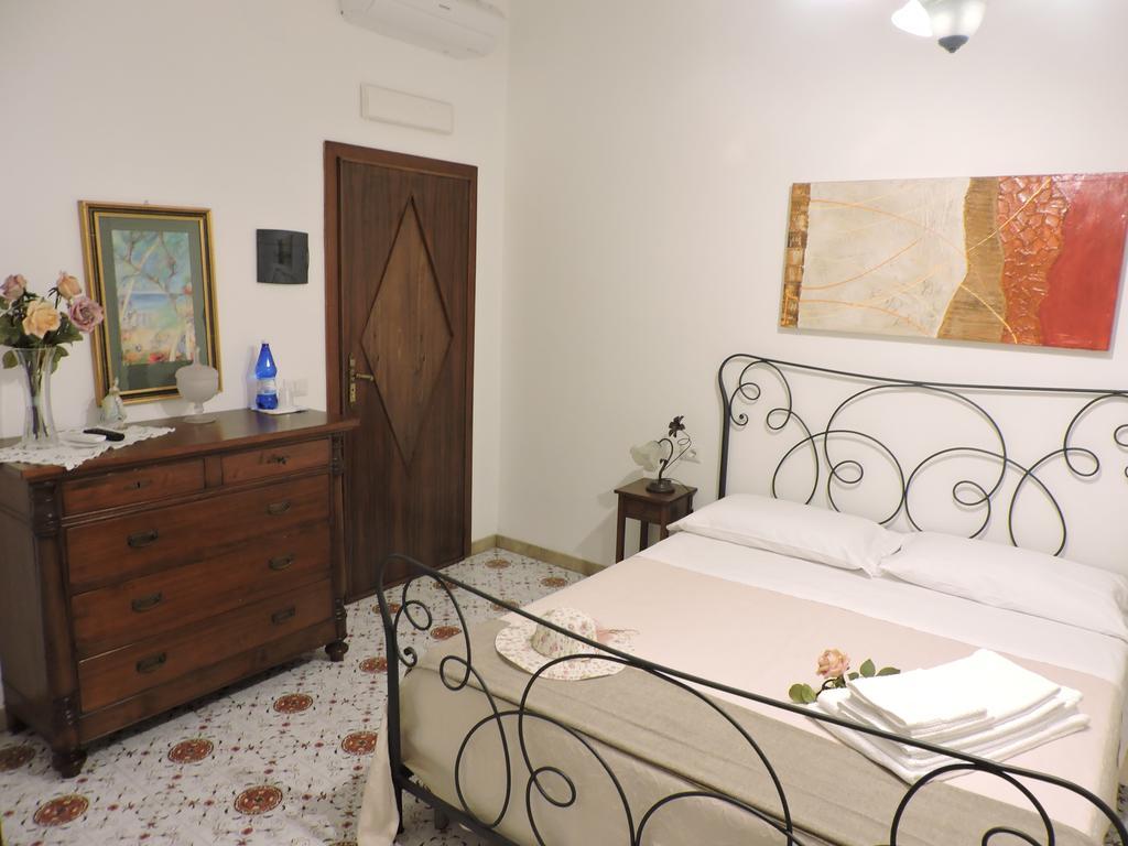 B&B Il Muro Vecchio Giardini Naxos Phòng bức ảnh